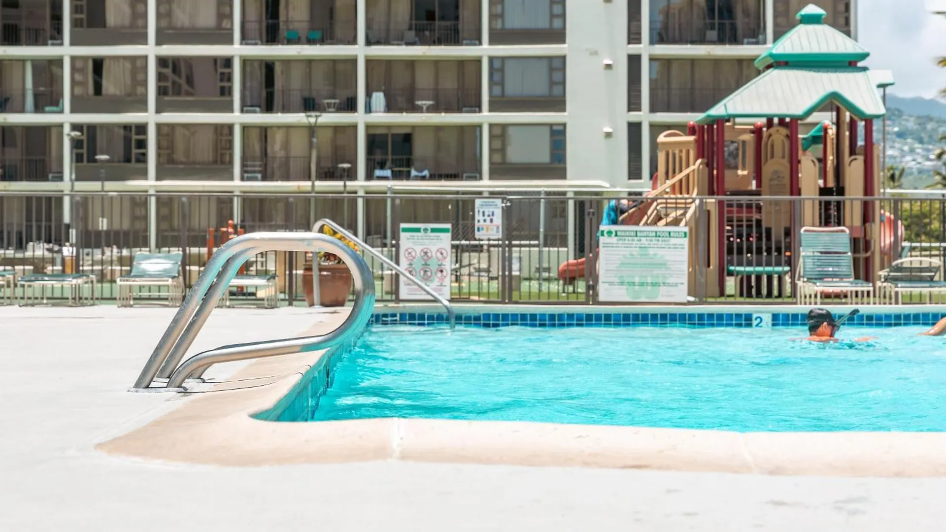 Gorgeous Beach Dream Penthouse With Ocean Views, Parking Included Honolulu Appartement