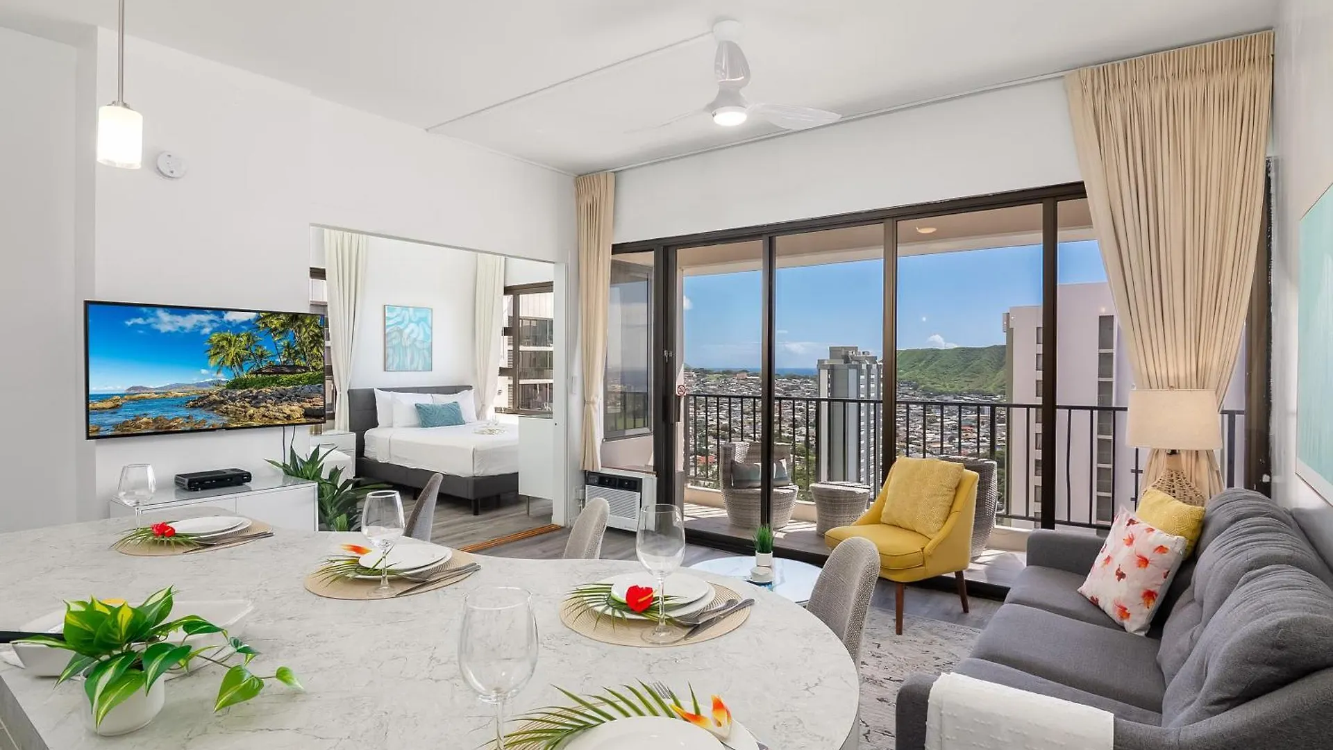 Gorgeous Beach Dream Penthouse With Ocean Views, Parking Included Honolulu