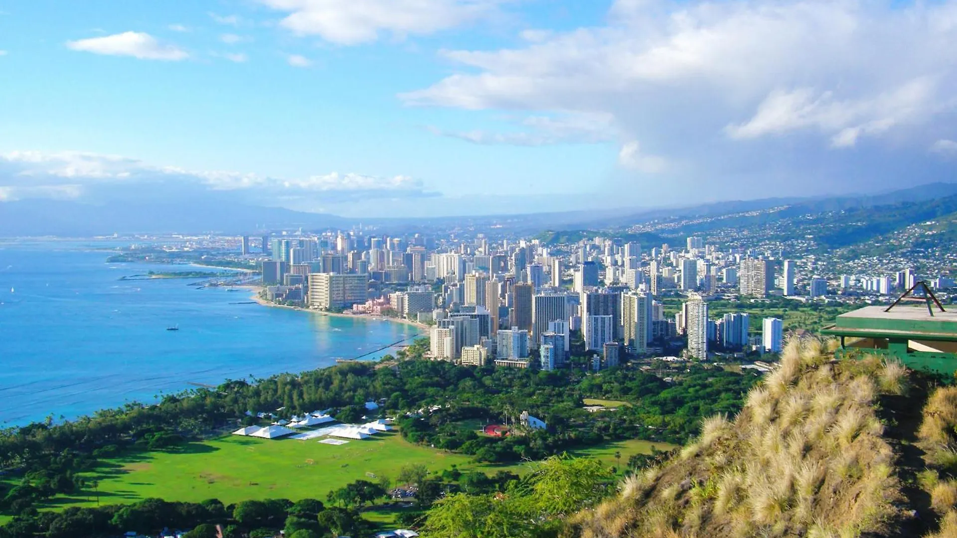 Gorgeous Beach Dream Penthouse With Ocean Views, Parking Included Honolulu 0*,  Verenigde Staten