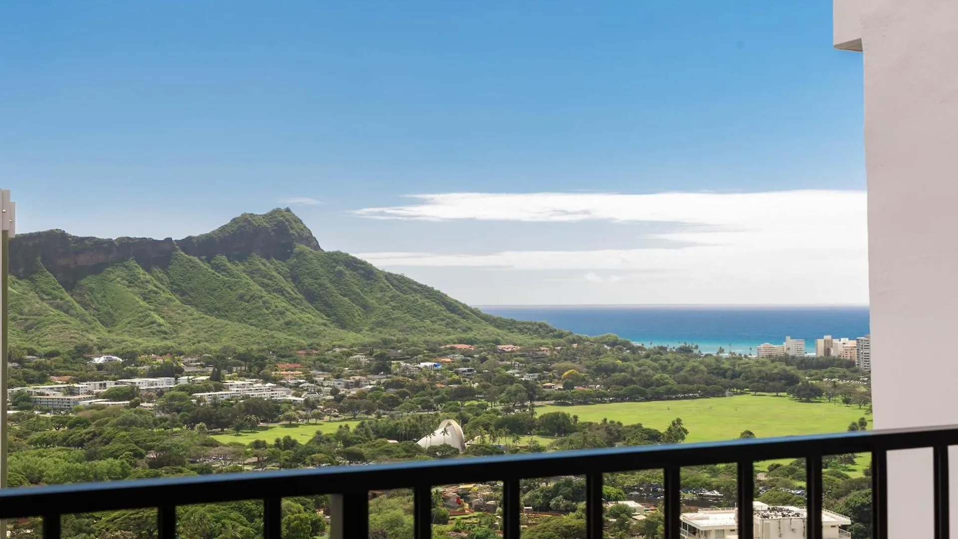 Gorgeous Beach Dream Penthouse With Ocean Views, Parking Included Honolulu 0*,