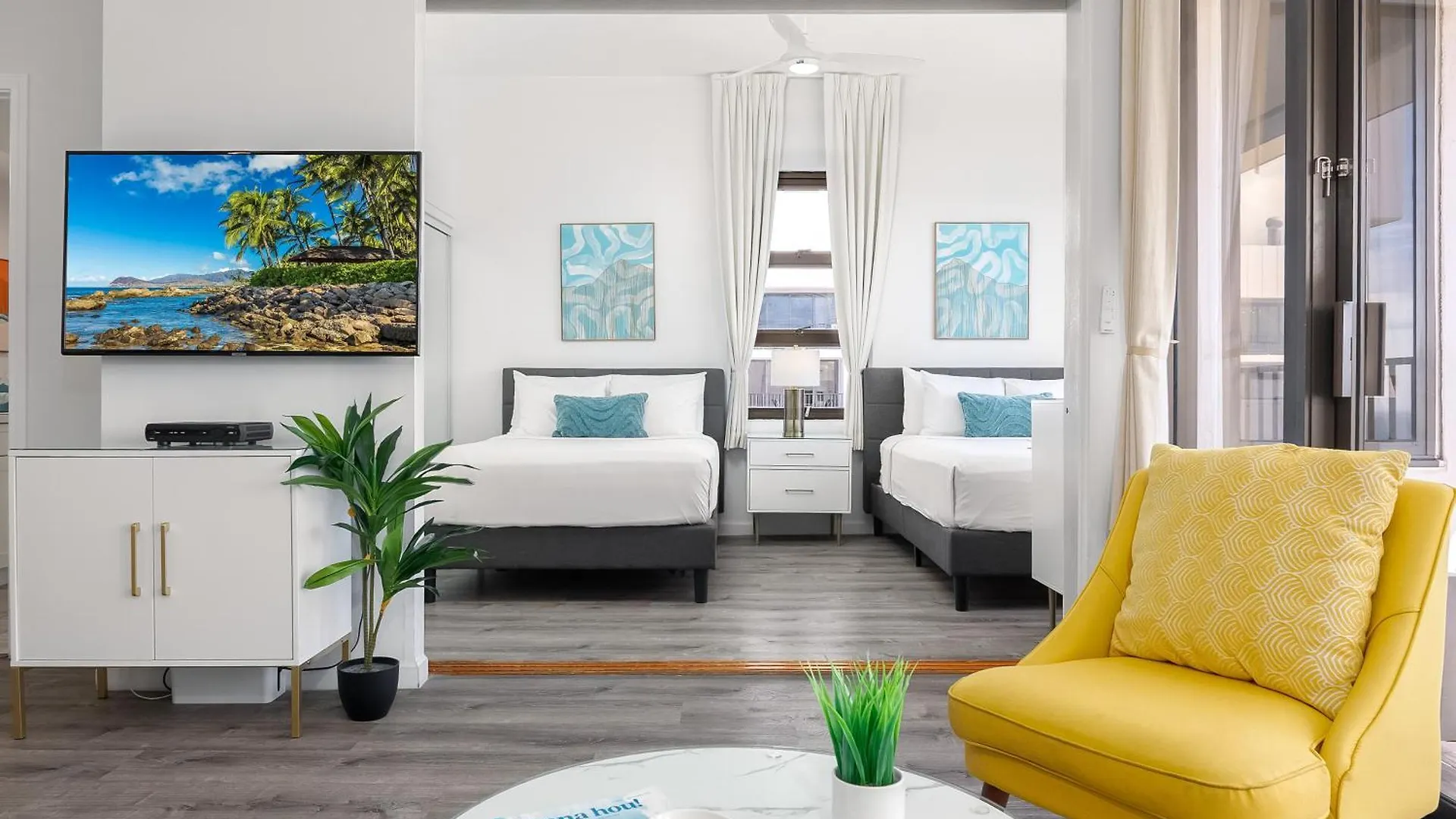 Gorgeous Beach Dream Penthouse With Ocean Views, Parking Included Honolulu Appartement