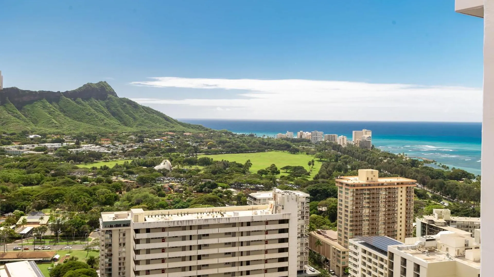 Gorgeous Beach Dream Penthouse With Ocean Views, Parking Included Honolulu