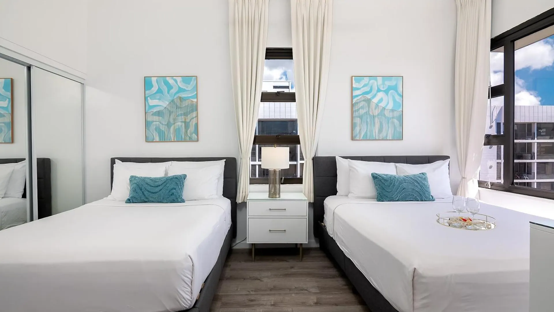 Gorgeous Beach Dream Penthouse With Ocean Views, Parking Included Honolulu Appartement